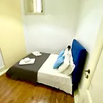 Relax Chiado 3 - Cute Little Double Room With Shared Bathroom