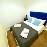 Relax Chiado 3 - Cute Little Double Room With Shared Bathroom