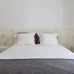 Classy 2Bdr Apartment In Downtown By Lovelystay