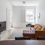 Classy 2Bdr Apartment In Downtown By Lovelystay