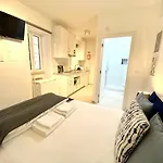 House Of Comfort Studio Apartment B Central Lisbon