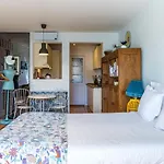 Lisbon Heart Apartments - Yellow Apartment By Lovelystay