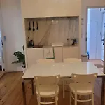 Tiny Suite With Private Bathroom - Bairro Alto