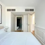 Boulevard Dream By Innkeeper