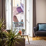 Amazing 1Bdr Apartment In Chiado By Lovelystay