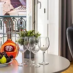 Amazing 1Bdr Apartment In Chiado By Lovelystay