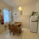 Tomás Surf Shelter Apartment