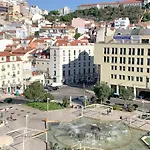 Castle View Apartment, Lisbon 2