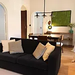 Vintage 2Bedroom Apartment