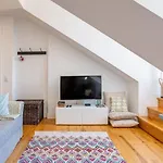 Bright Tailor Made Flat With A View In Estrela