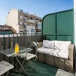 Bright Tailor Made Flat With A View In Estrela