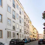 Bright Tailor Made Flat With A View In Estrela