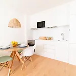 Monsanto Hill House - No. 565 1E