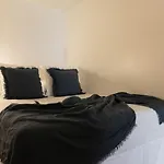 Beautiful 1 Bedroom Apartment In Lisbon