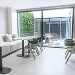 Omid Saldanha Hotel