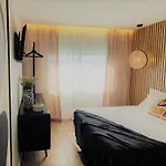 Lisbon Airport Earth - B&B Self Check-In