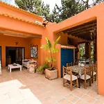 Villa Lotus Verde - Spacious 6 Bedroom Villa In Aroeira - Pool Table And Private Pool