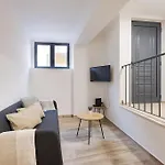 Central Gem II - Lisbon Trendy Santos District