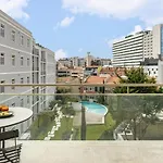 Whome Urban Retreat: Downtown Luxury, Parking, Ac & Elevator