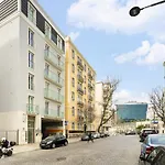 Whome Urban Retreat: Downtown Luxury, Parking, Ac & Elevator