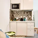 Campolide Green Door Studio