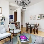 Italian Design Apartment In Principe Real