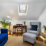 Whome Central Oasis Prime Location W/ Great View