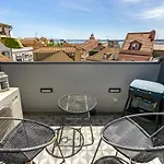 Whome Alfama 2-Bed Minimalist Retreat For Digital Nomads & Remote Workers