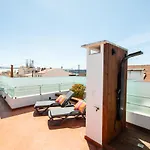Ambassador River Shower Suites