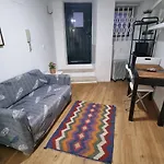 Cozy Central Apartment