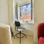 Central Lisbon Balcony Apartment