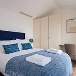 Chiado River View Deluxe Apartment