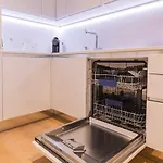 Liberdade Elegance W/Rooftop Pool By Lovelystay