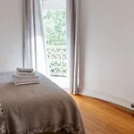Center King Size Bird Room