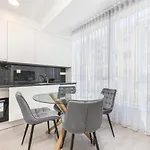 Principe Apartamentos E Suites