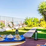 110M2 Flat, Large Terrace With A View And A Garden