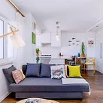 Cozy Bright Space With Landscape And Air Conditioner