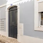 Avenida Da Liberdade Area, Bright And Newly Renovated 2 Bedroom Apartment, Lisbon Historical Center