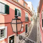 Avenida Da Liberdade Area, Bright And Newly Renovated 2 Bedroom Apartment, Lisbon Historical Center