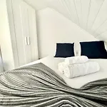Low Cost Arroios Rooms