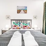 157 A - Charming Santos Apartment Wpatio