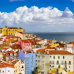 Alfama 52 Unique Apt With Pituresque Balcony