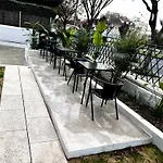 Relax And Explore Lisbon Suites And Rooms