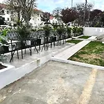 Relax And Explore Lisbon Suites And Rooms