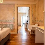 Vago Alcantara Suites