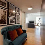 Flh Praca Comercio Stylish Apartment With Balcony