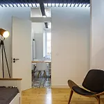 Colourful And Tasteful 2Bedroom Apartment In Graca