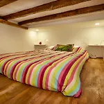 Alfama Cozy Studios By Get Your Stay