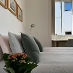 Private Comfortable Room In Chiado