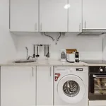 2Br Renovated Heart Of Santos W/ Ac | By Airnest